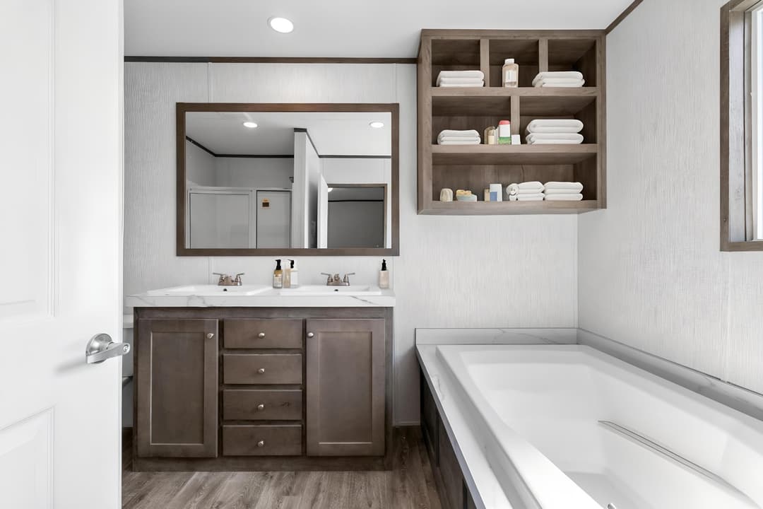 Pinehurst bathroom home features