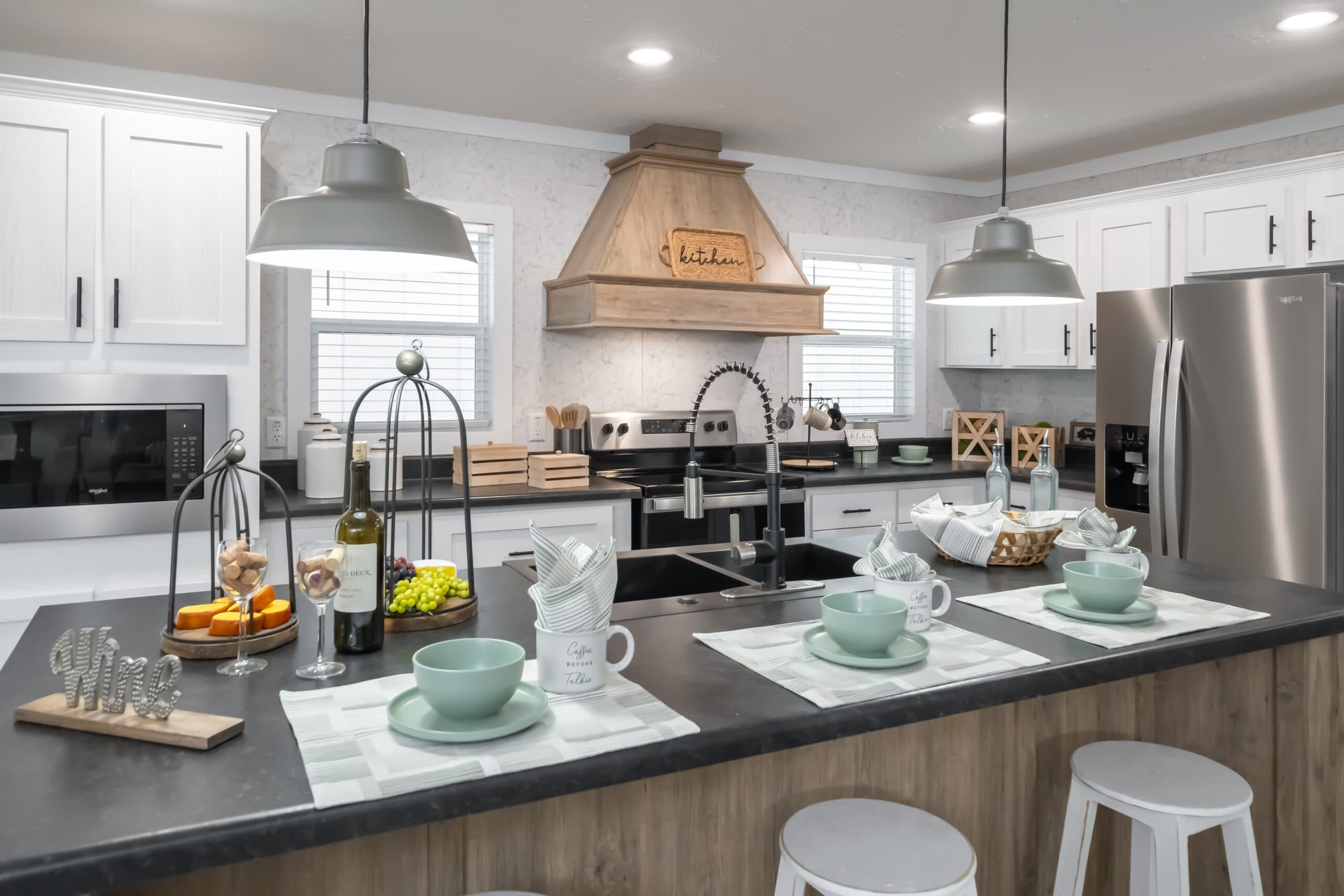 Destin kitchen home features