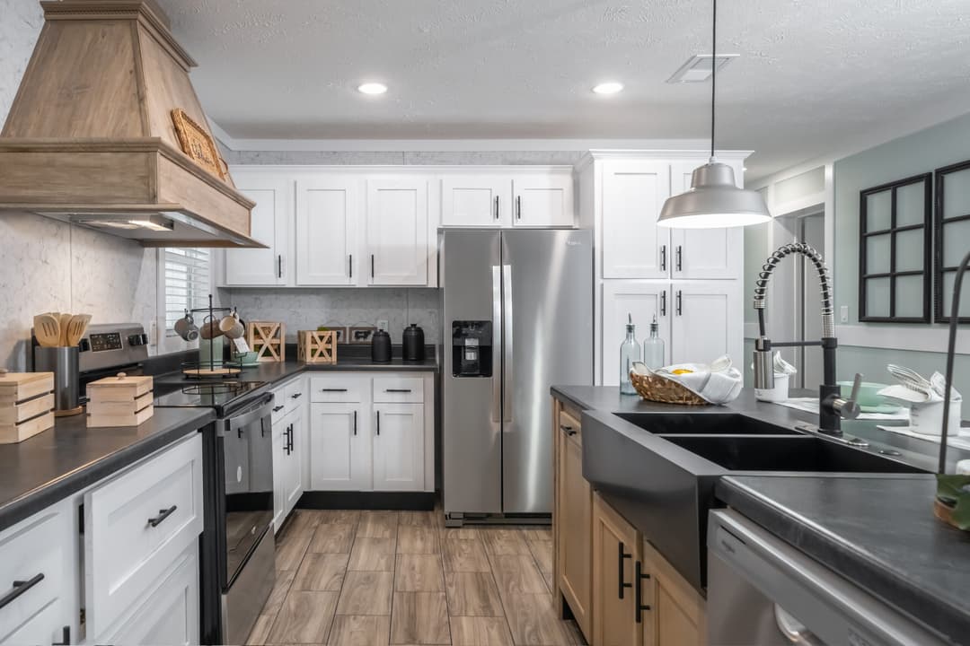 Md-56 kitchen home features
