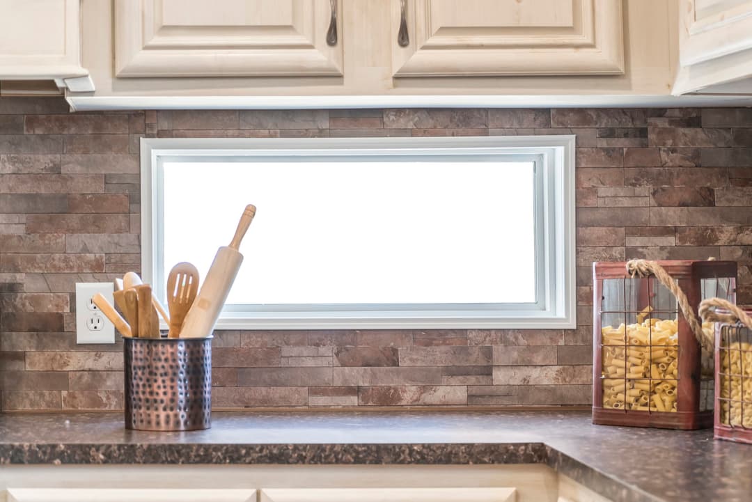Md-28 kitchen home features