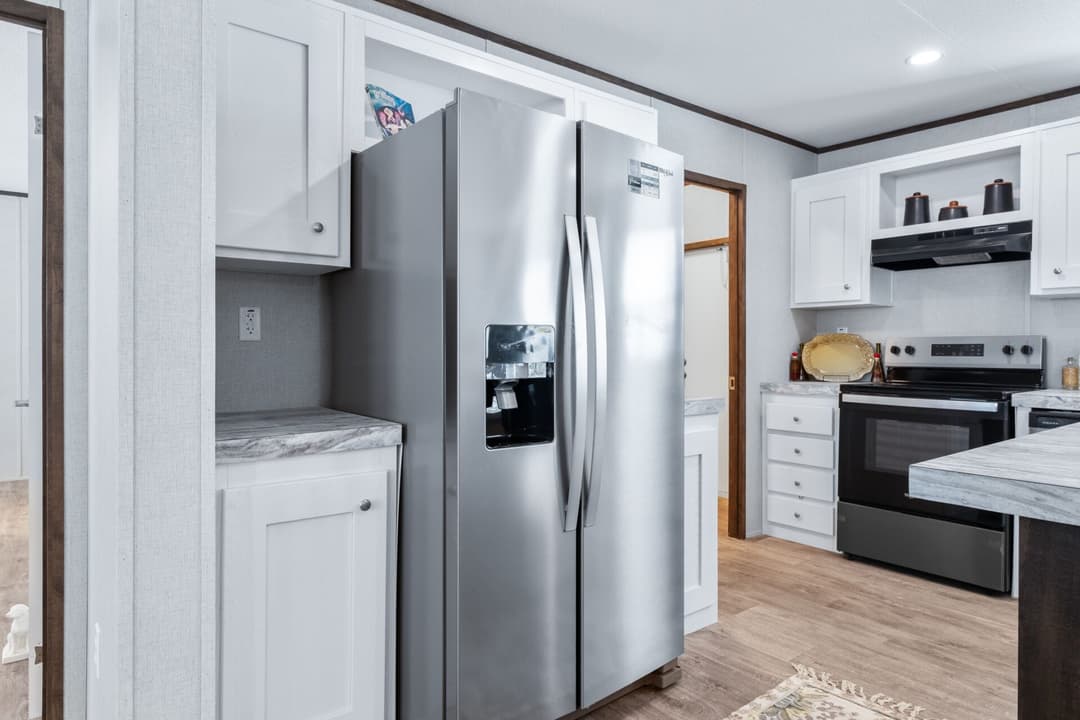 Rosewood kitchen home features