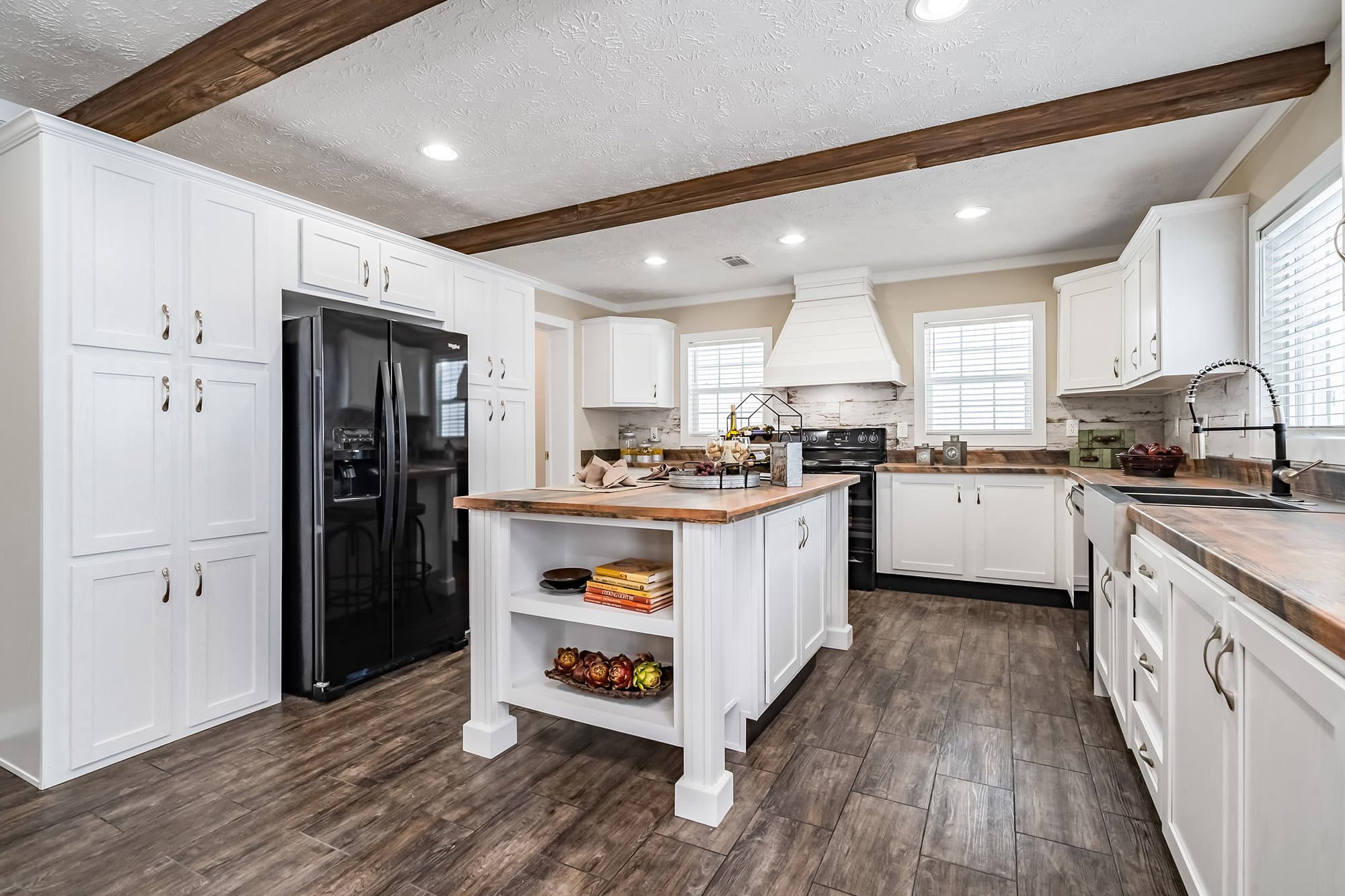 Md-42-32 kitchen home features