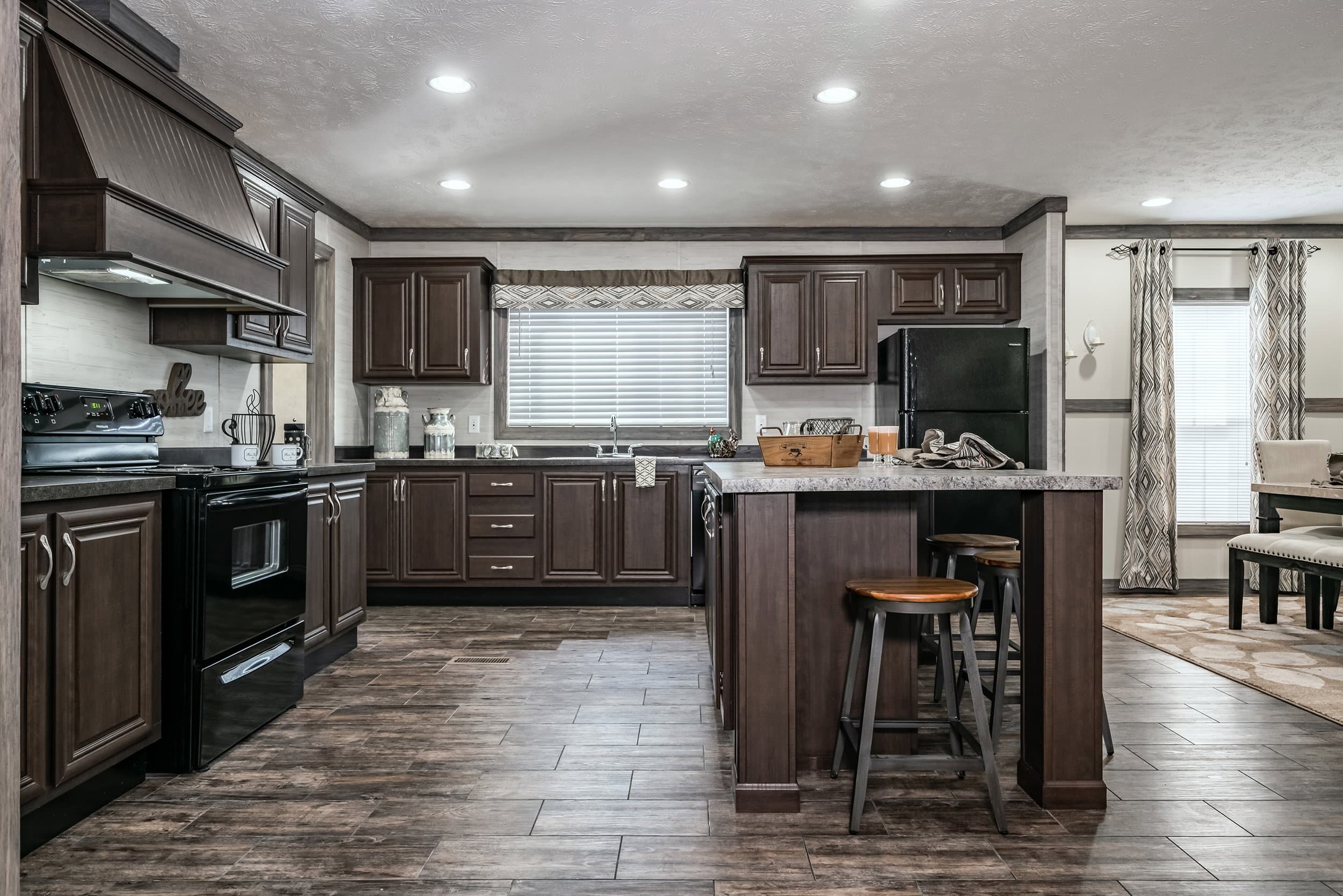 Md-35-32 kitchen home features