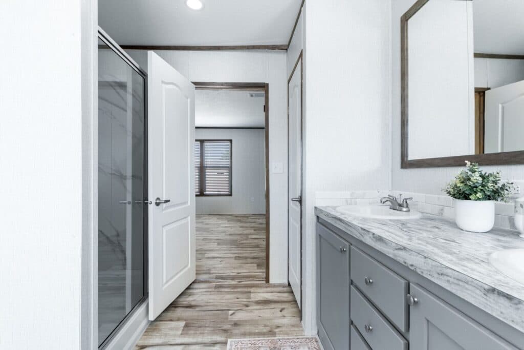 Hogan bathroom home features