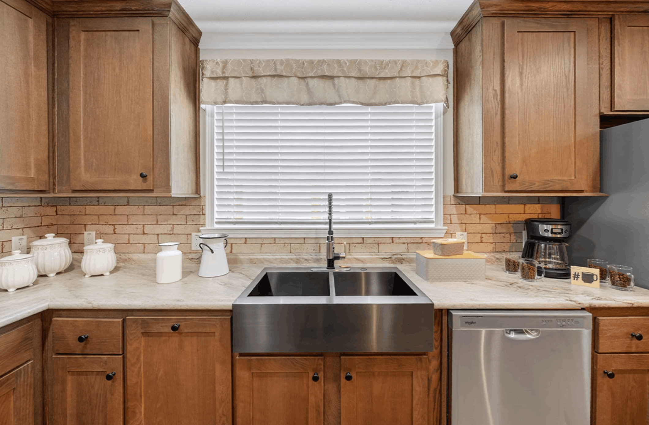Kb-3251 odessa kitchen home features