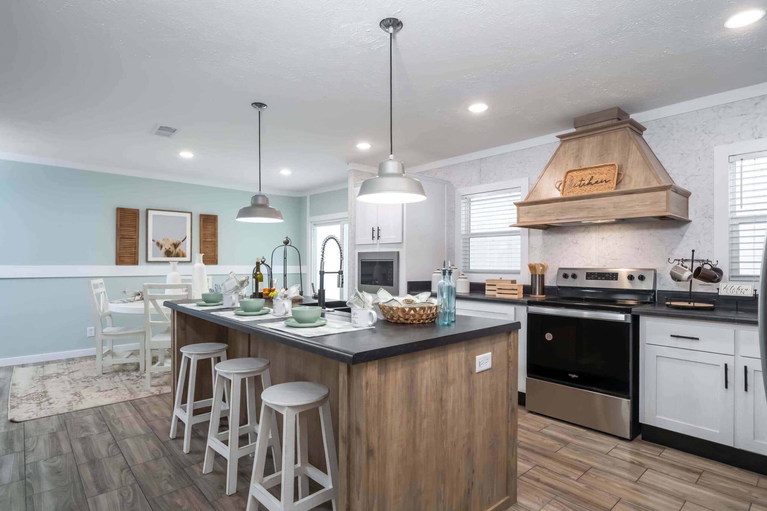 Destin kitchen home features