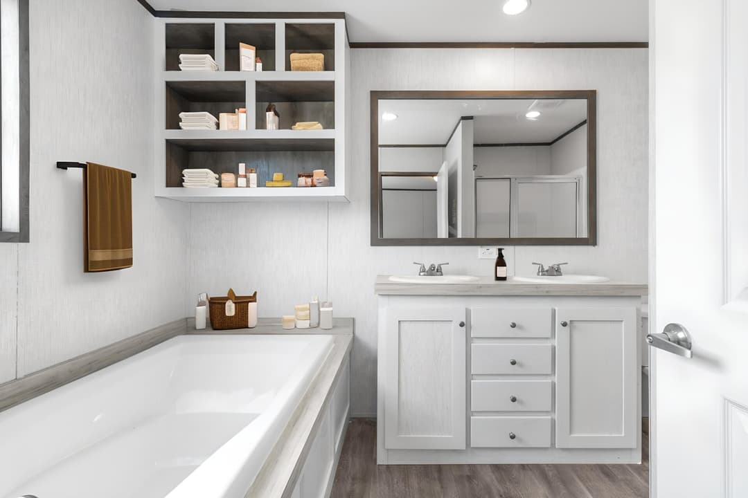The lincoln bathroom home features