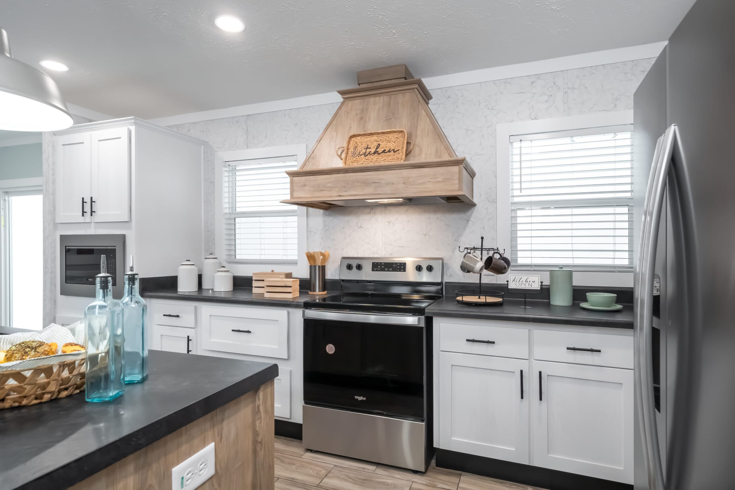 Destin kitchen home features