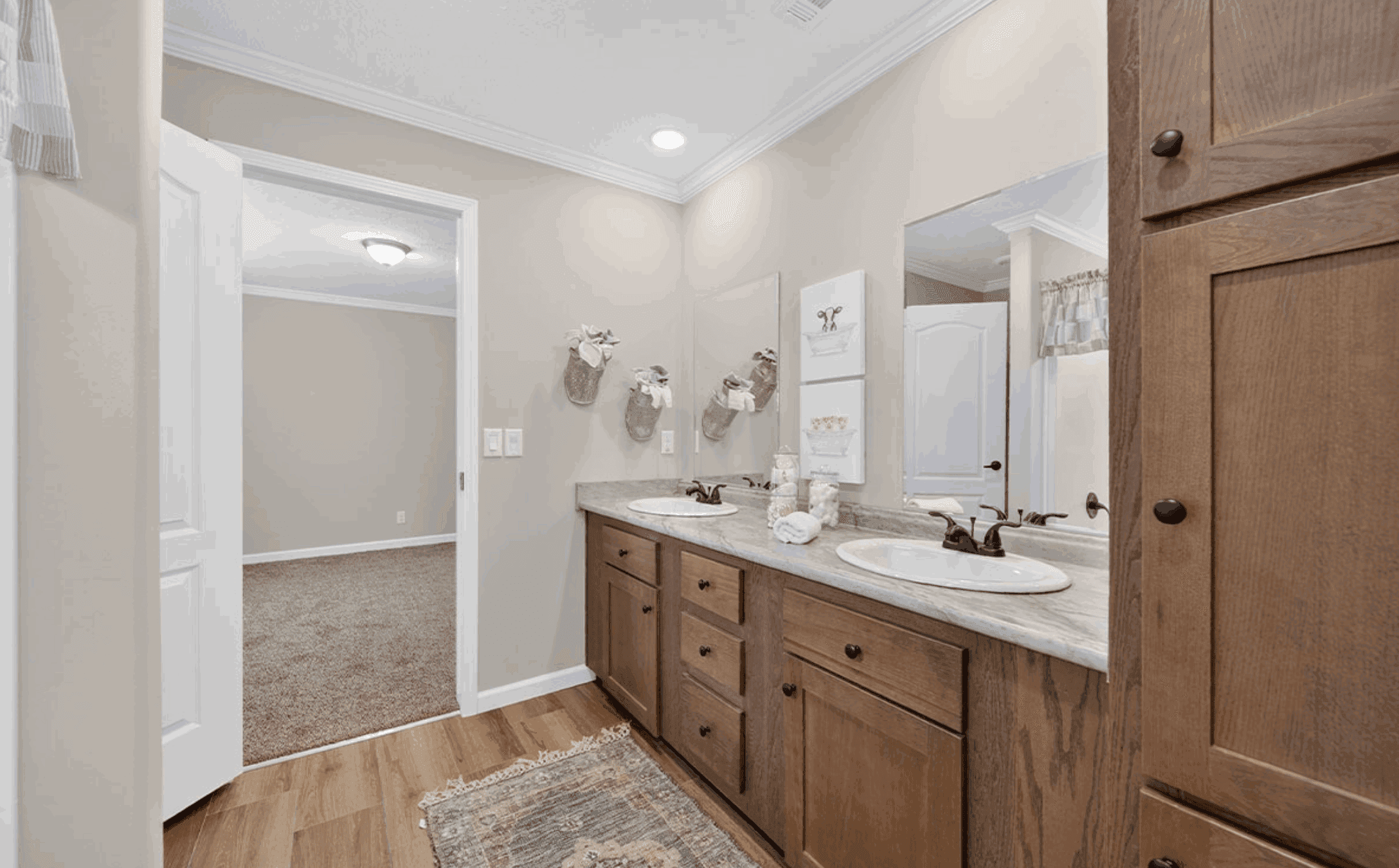 Kb-3251 odessa bathroom home features