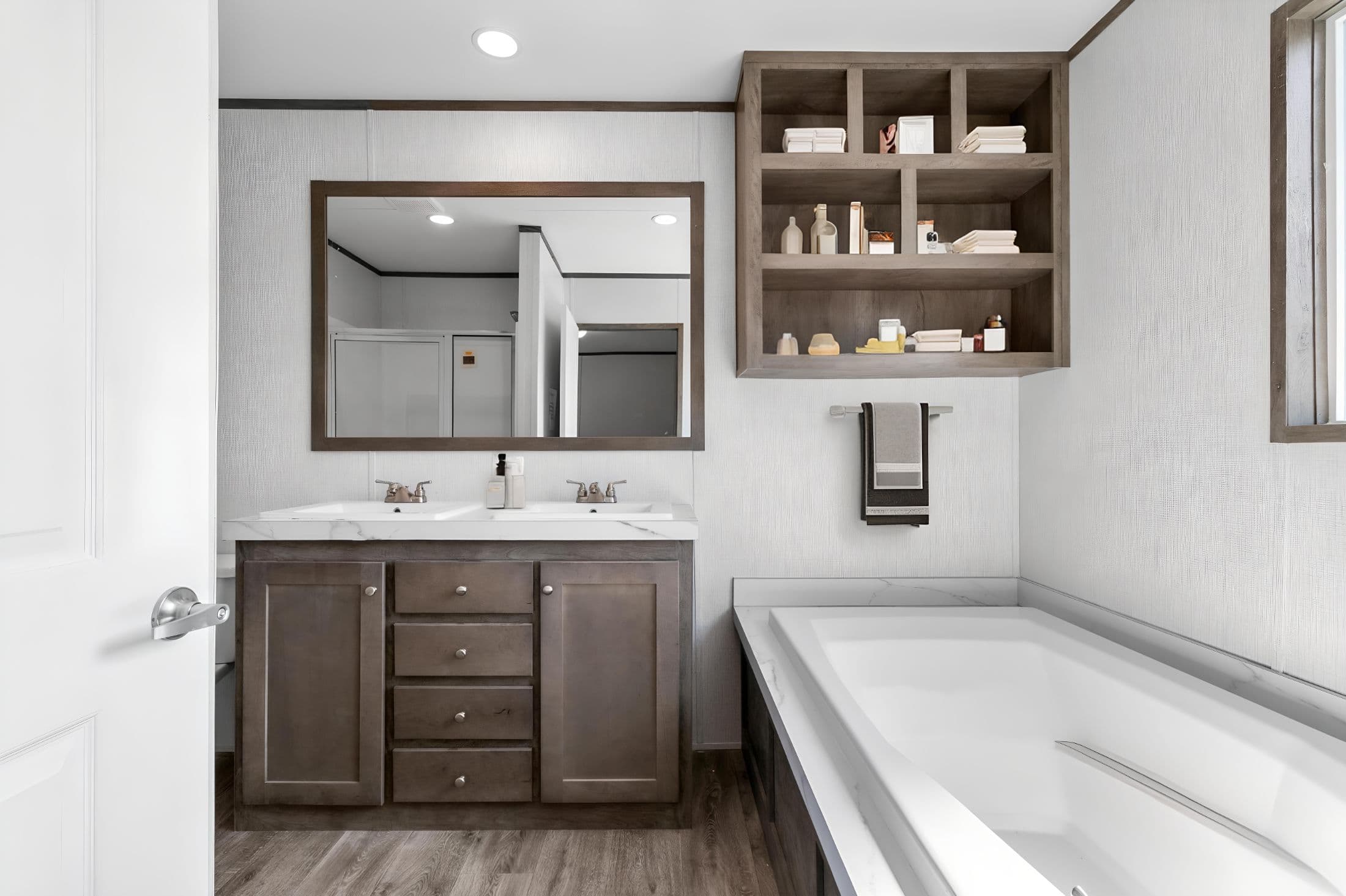Pinehurst bathroom home features