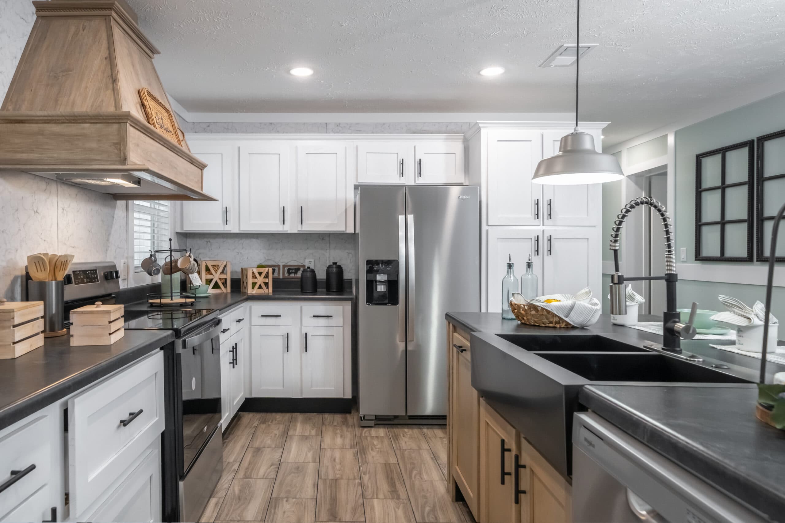 Destin kitchen home features