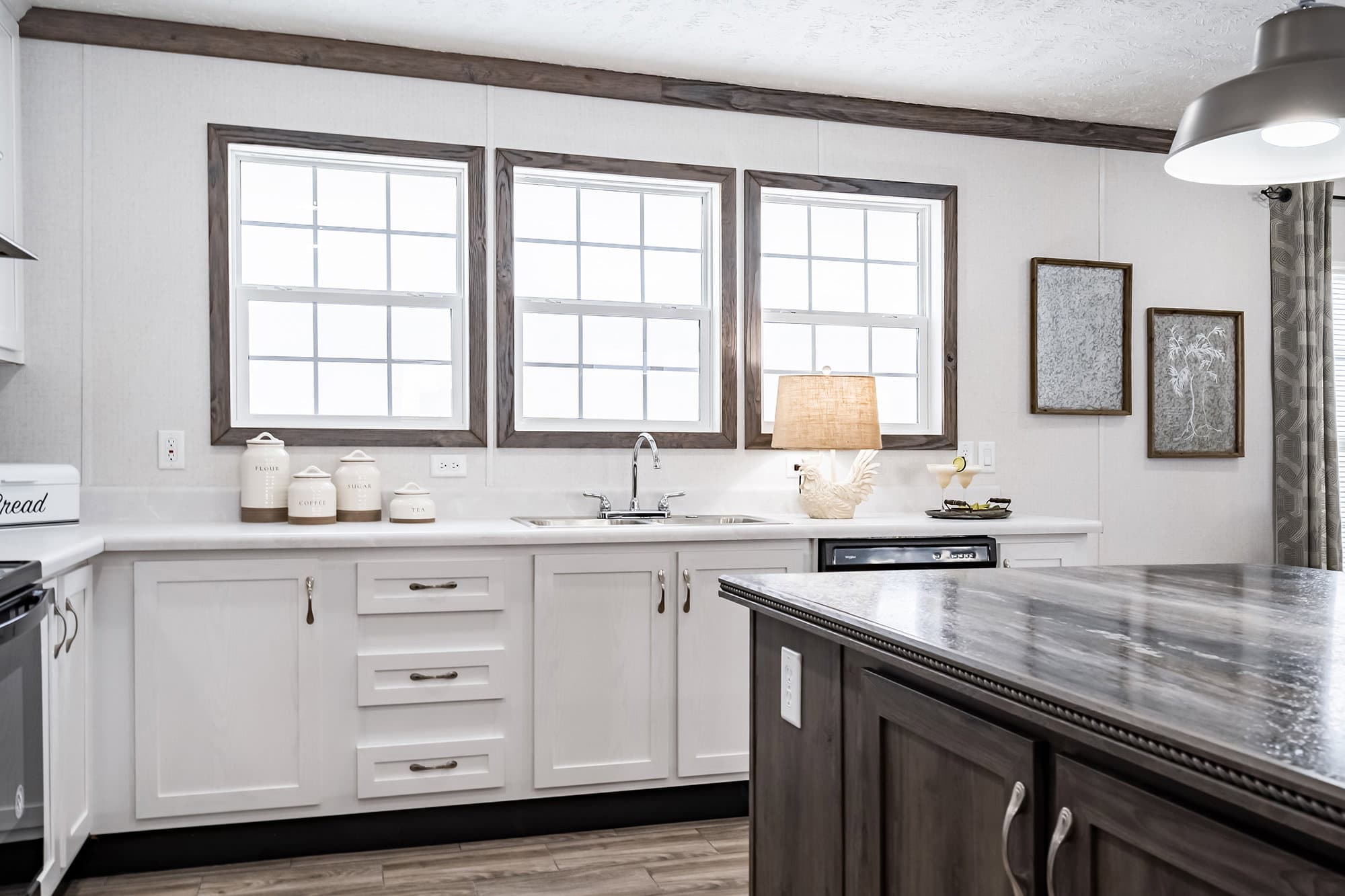 Md-40-32 kitchen home features