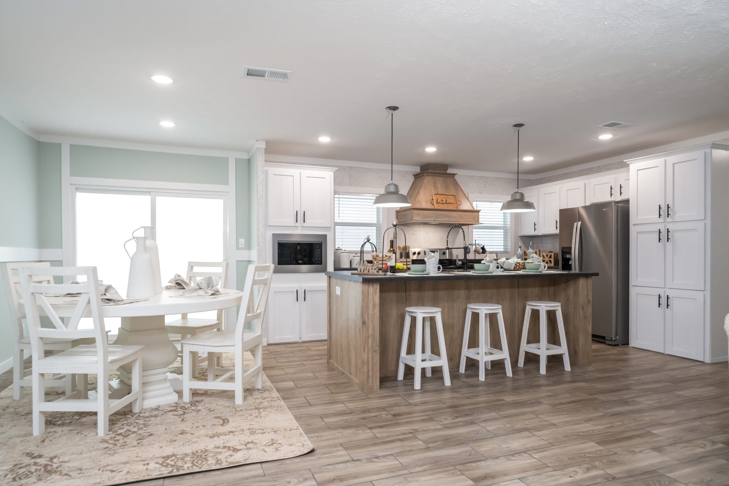 Md-56 interior home features
