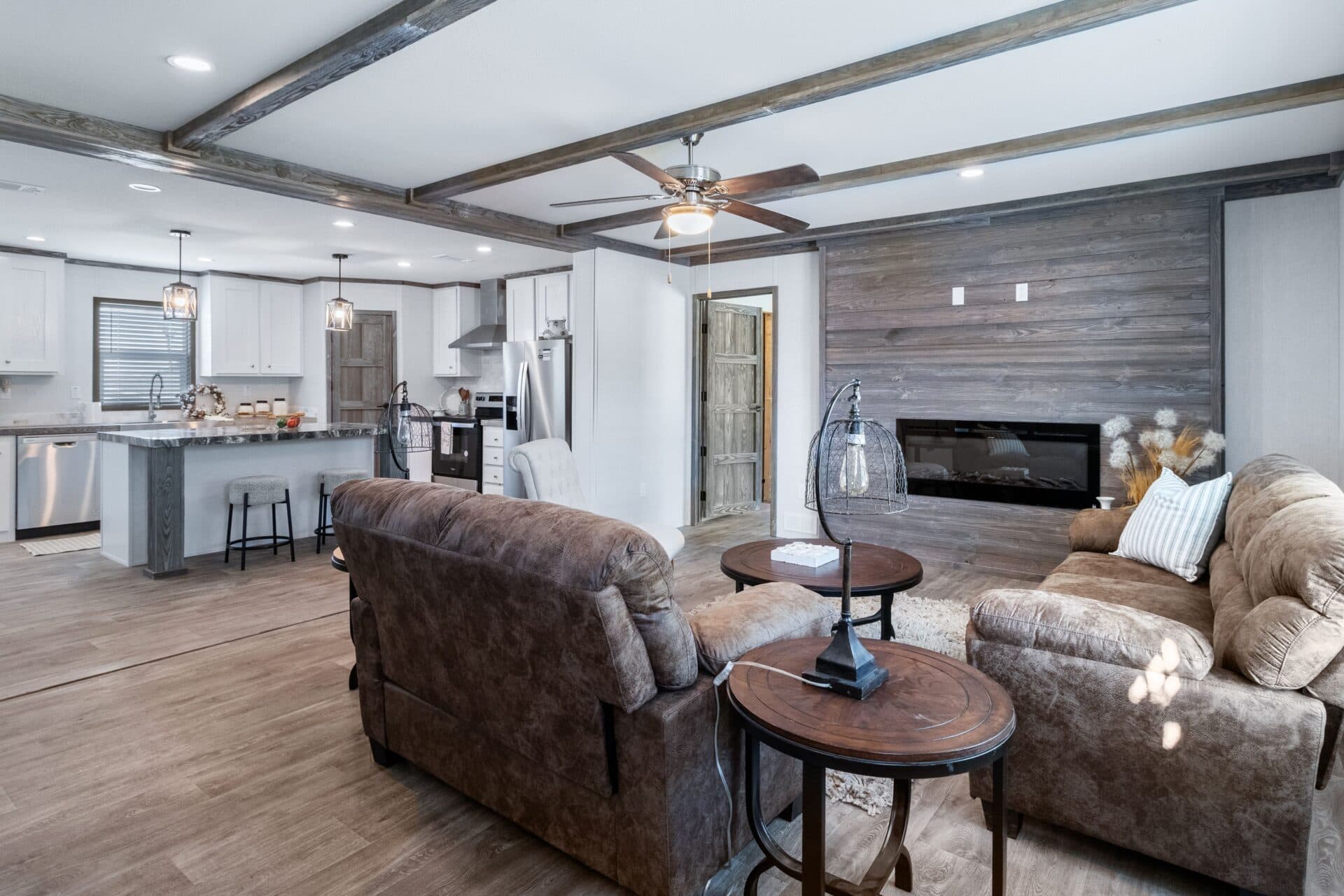 The roosevelt interior home features