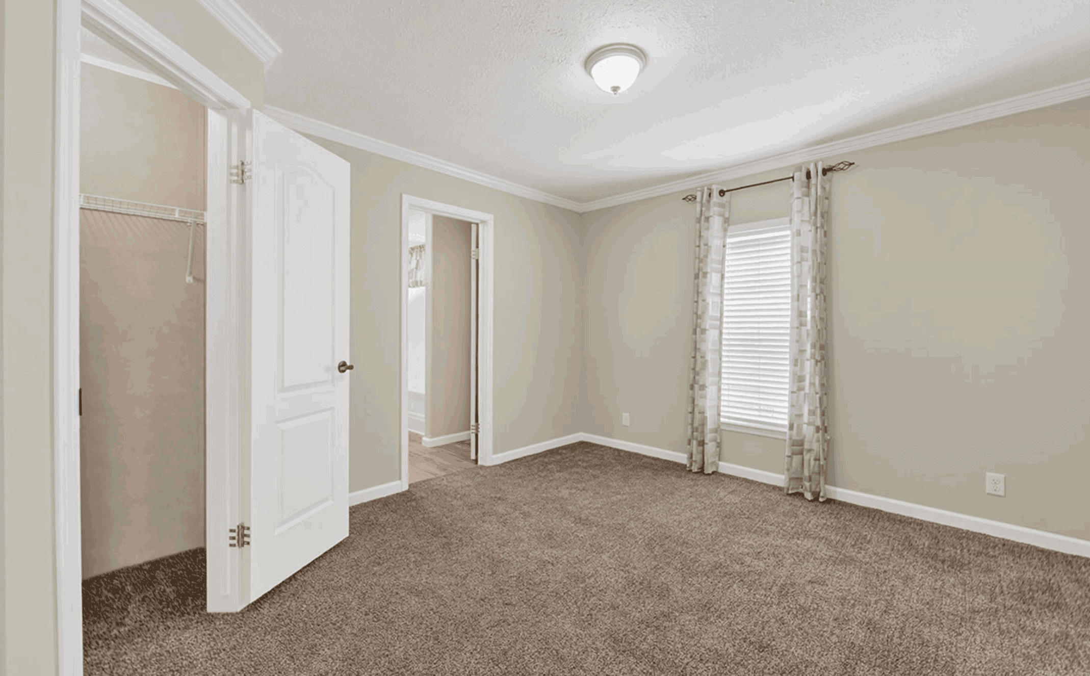 Kb-3251 odessa bedroom home features