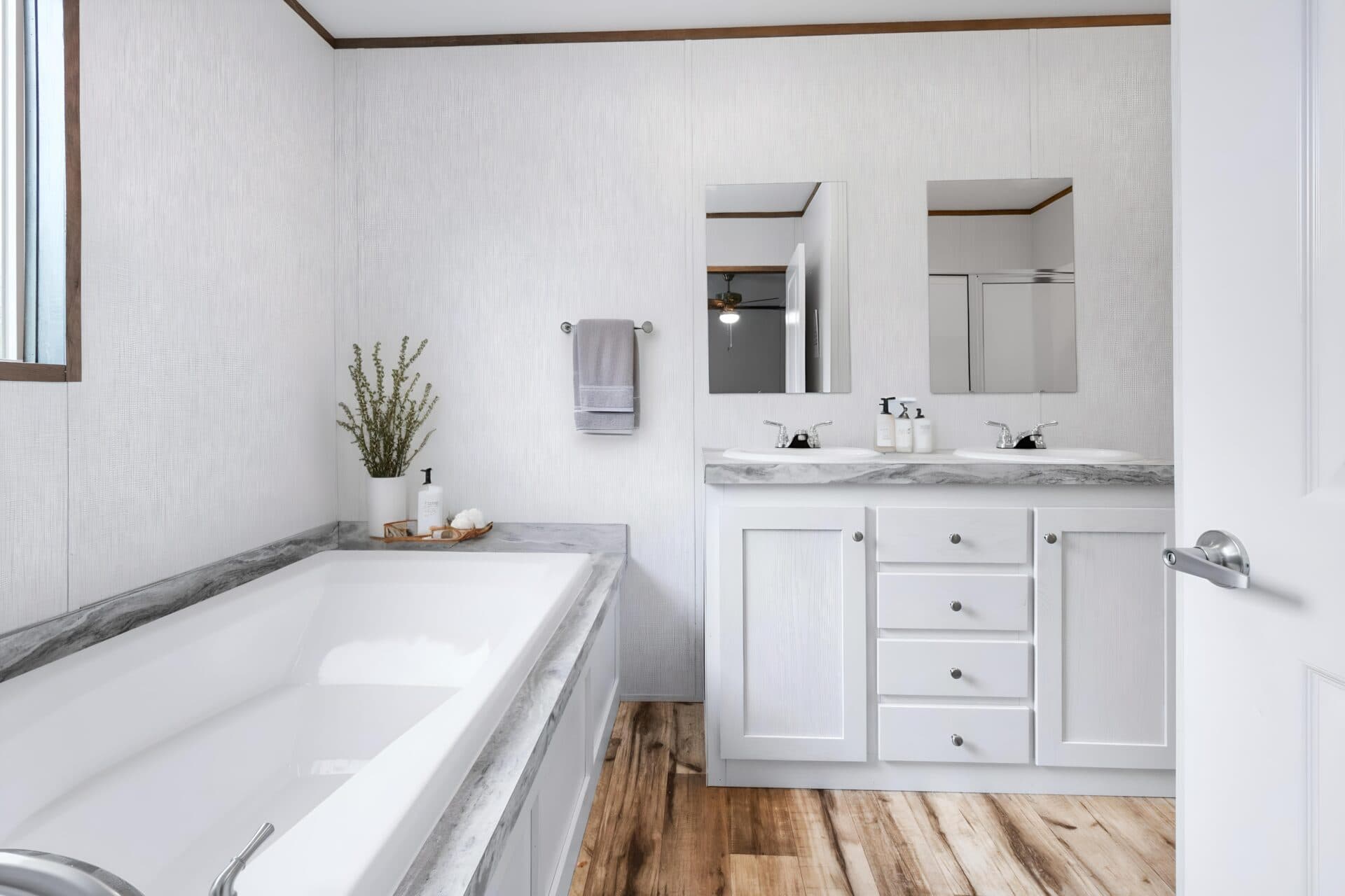 The cuatro bathroom home features