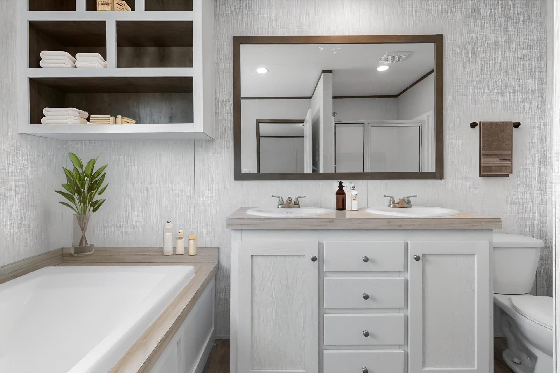 The lincoln bathroom home features