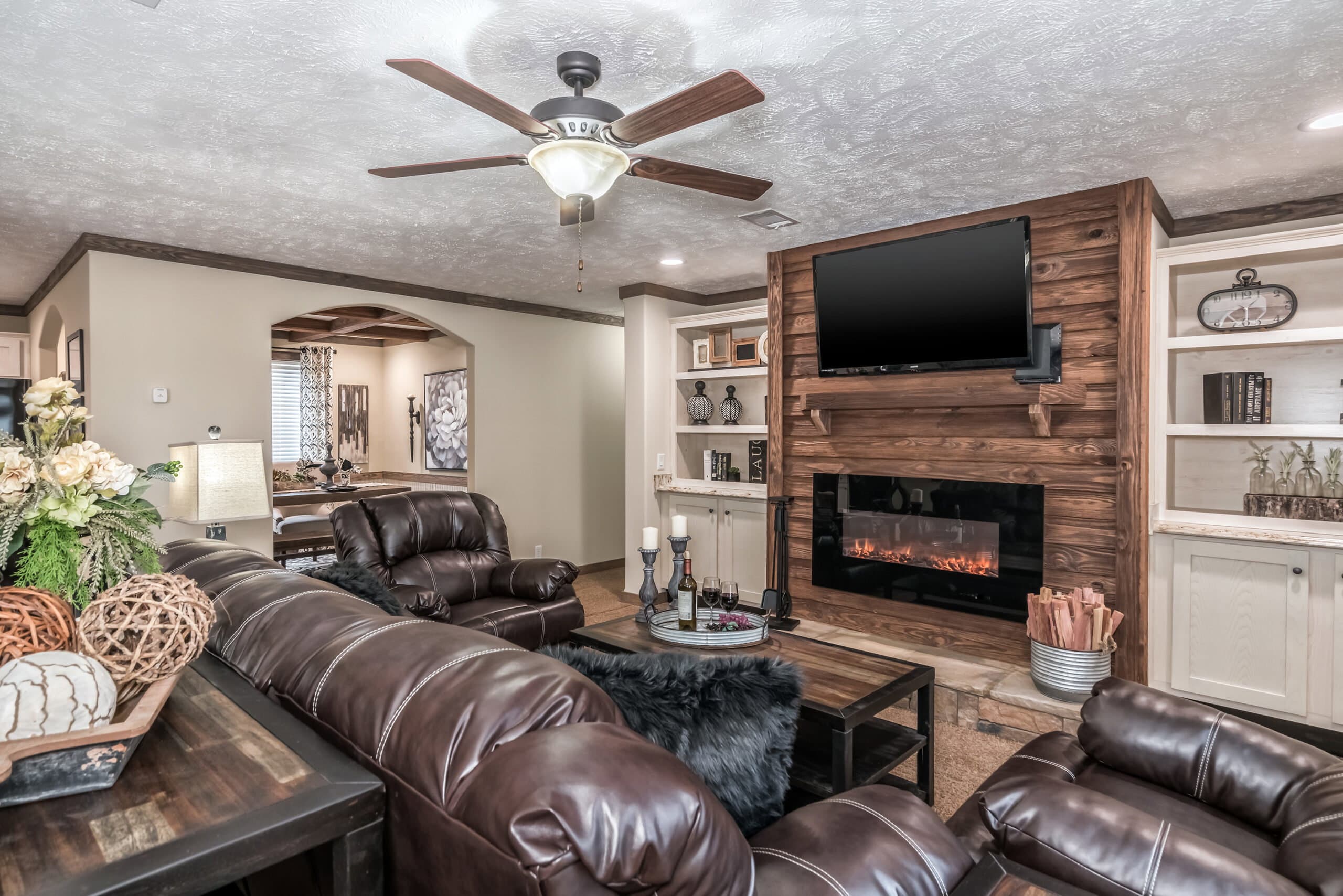 Kb-3242 interior home features