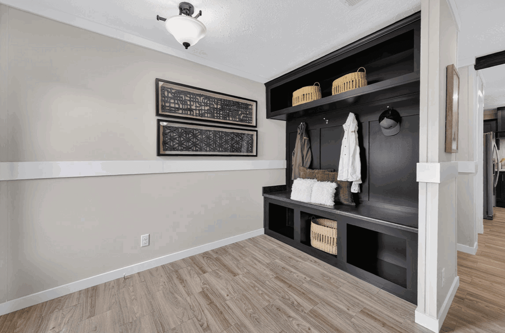 Md-65-32 brookstone interior home features