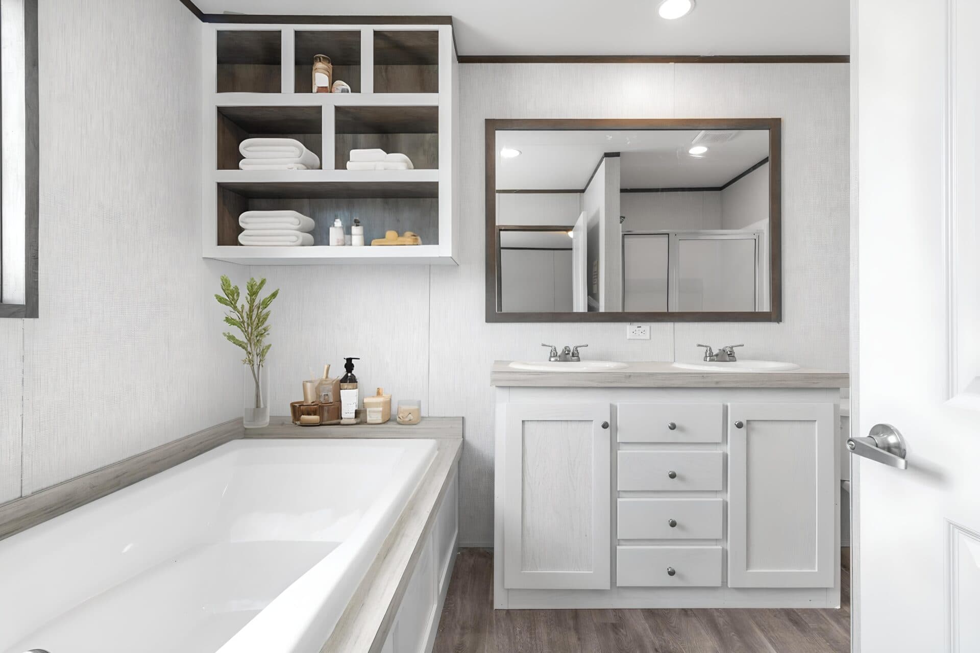 The lincoln bathroom home features