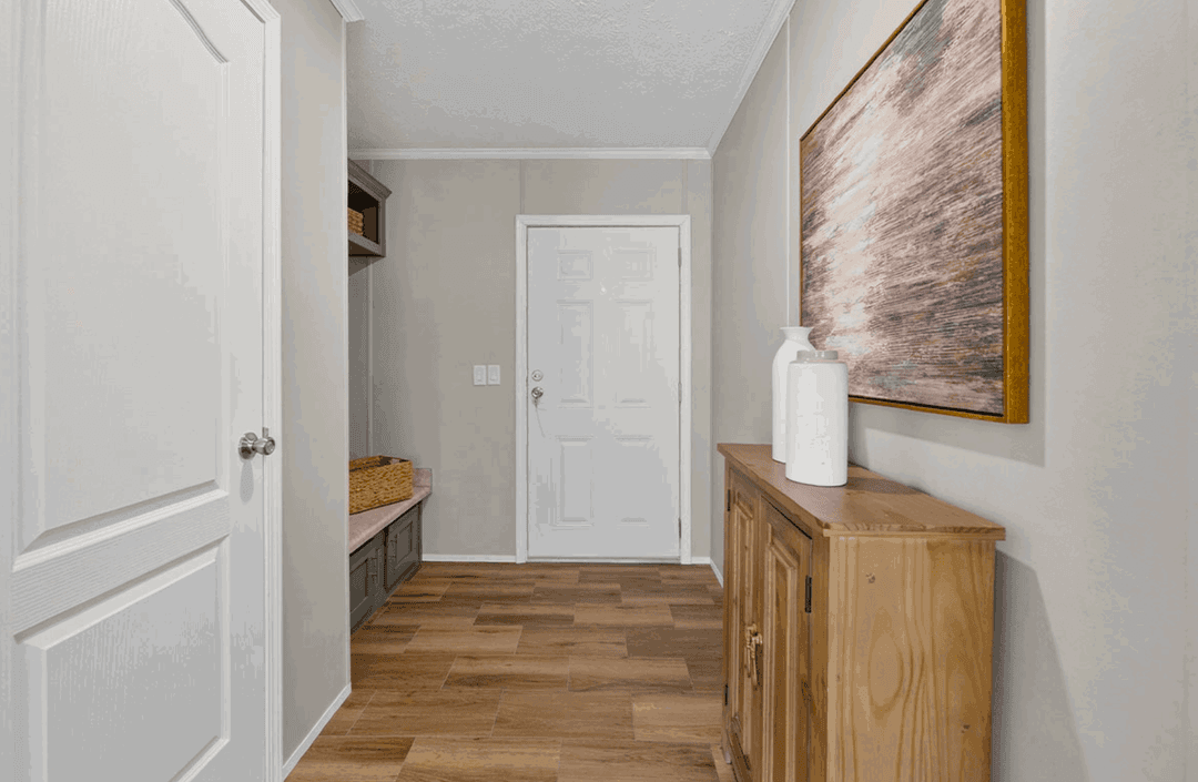 Md-64-32 windsor interior home features