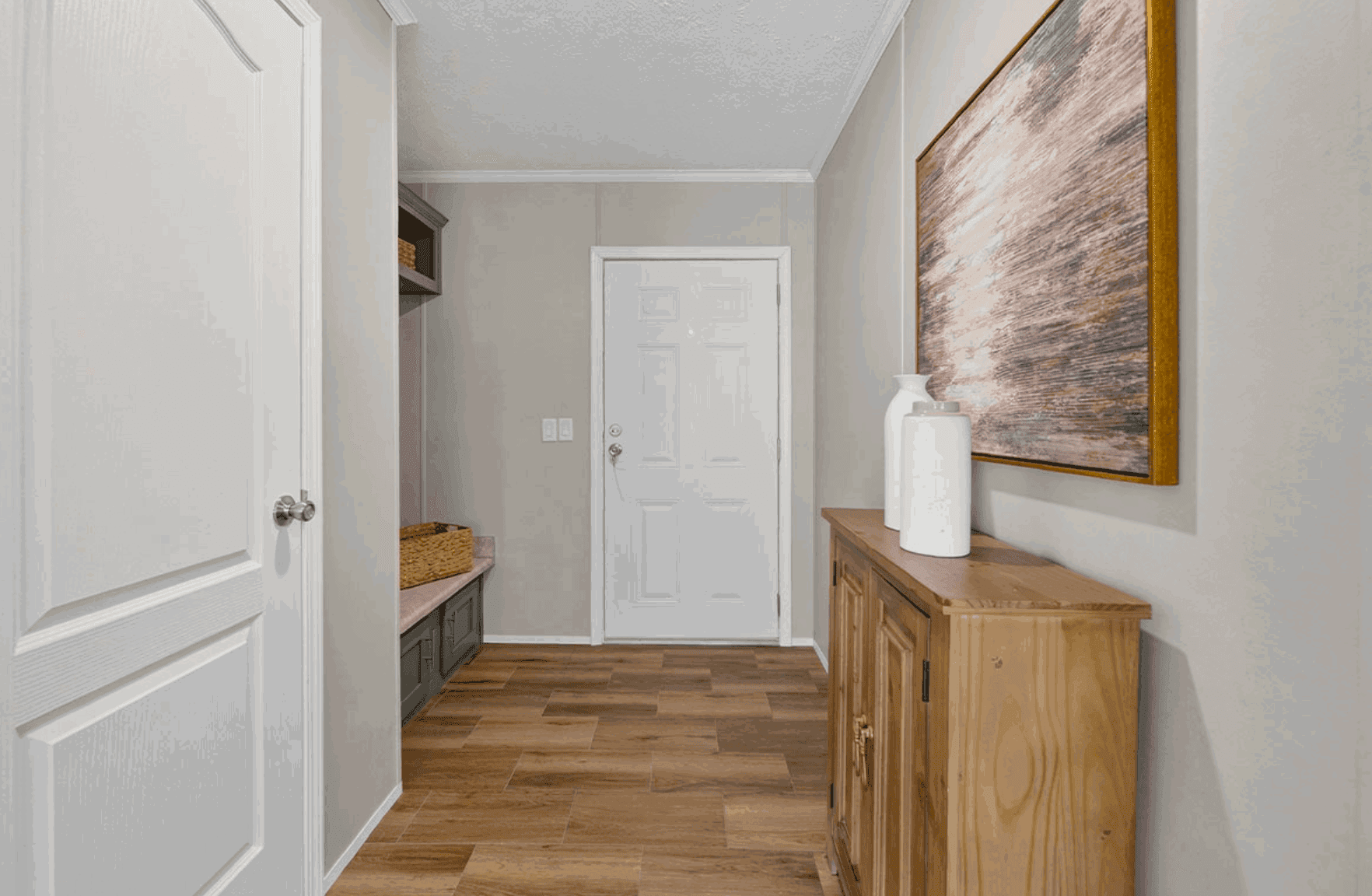 Md-64-32 windsor interior home features