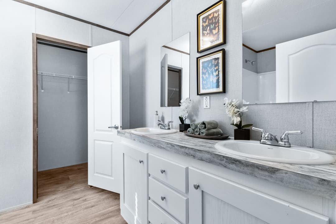 Rosewood bathroom home features