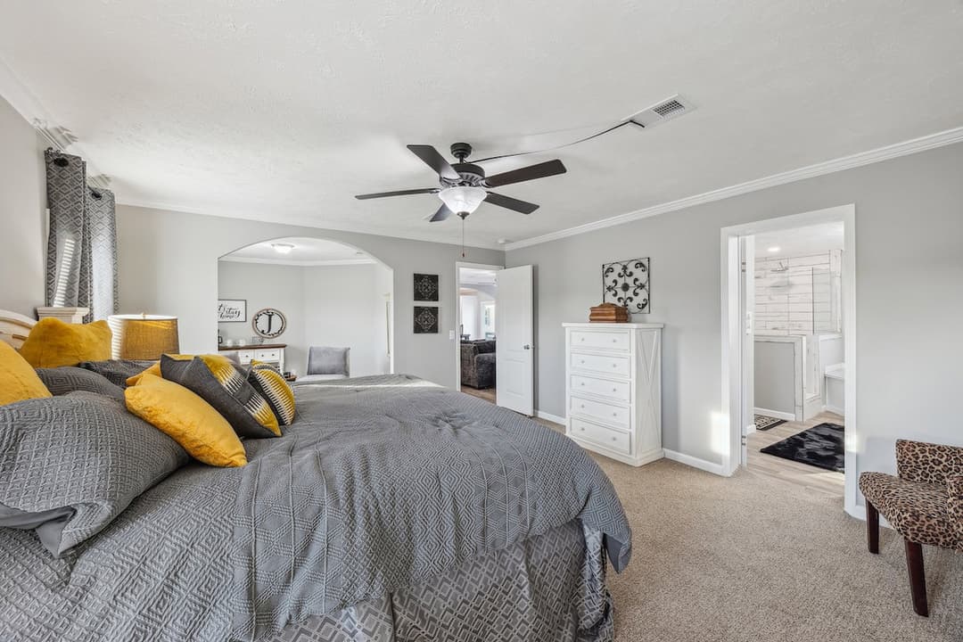Birmingham bedroom home features