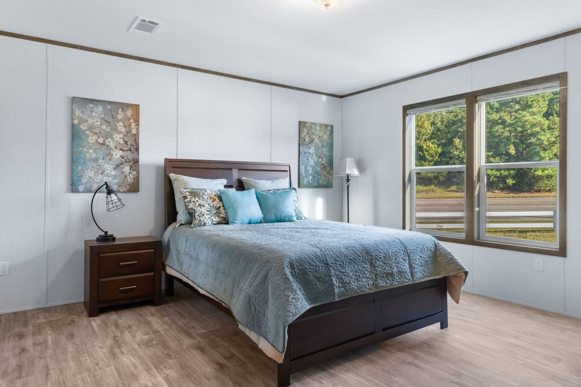 The roosevelt bedroom home features