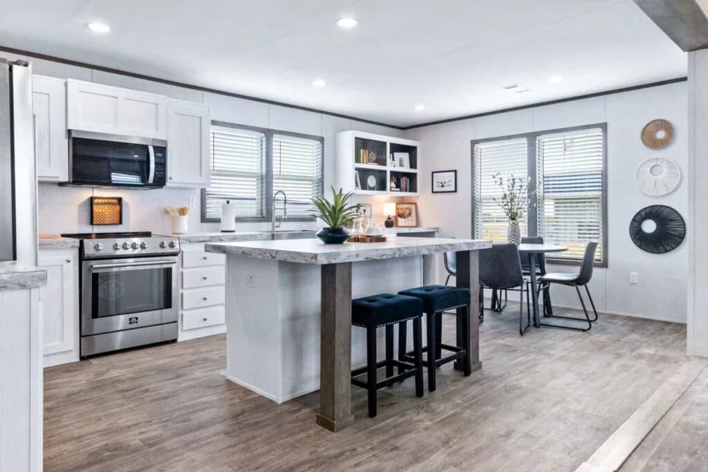 Lakeland hero, kitchen, and interior home features