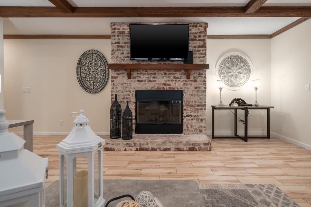 Kb-3249 gemstone interior home features