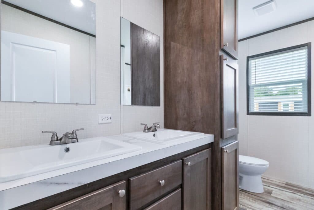 Palmer bathroom home features