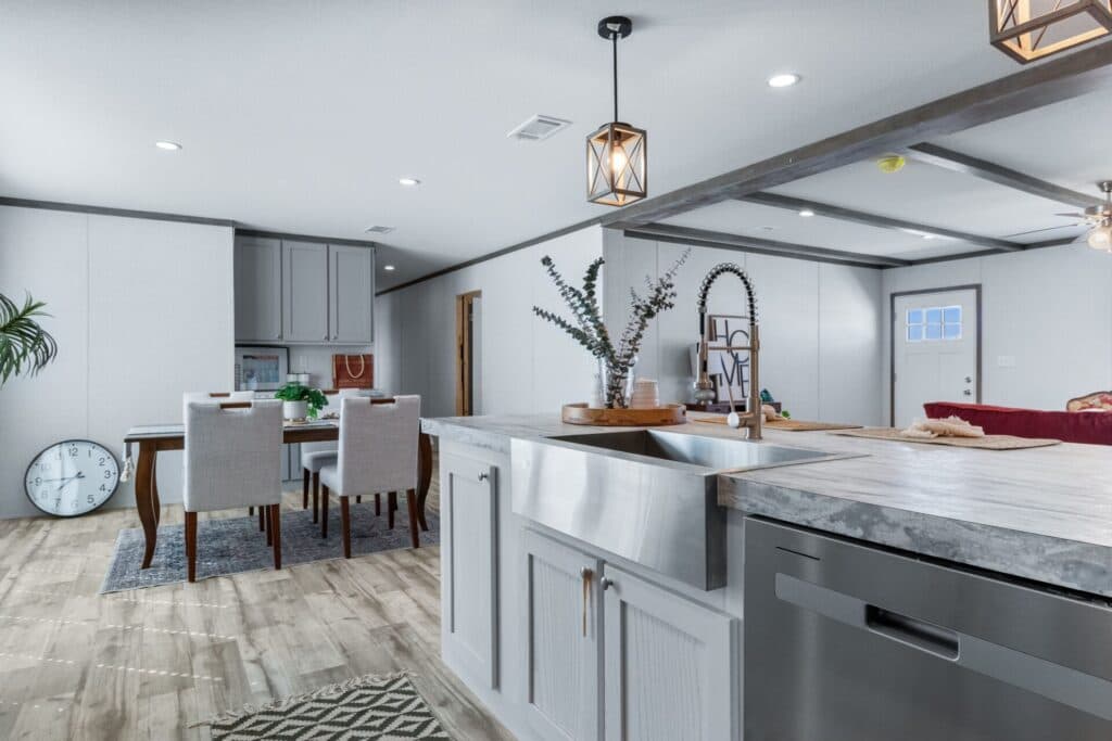 Hogan kitchen home features