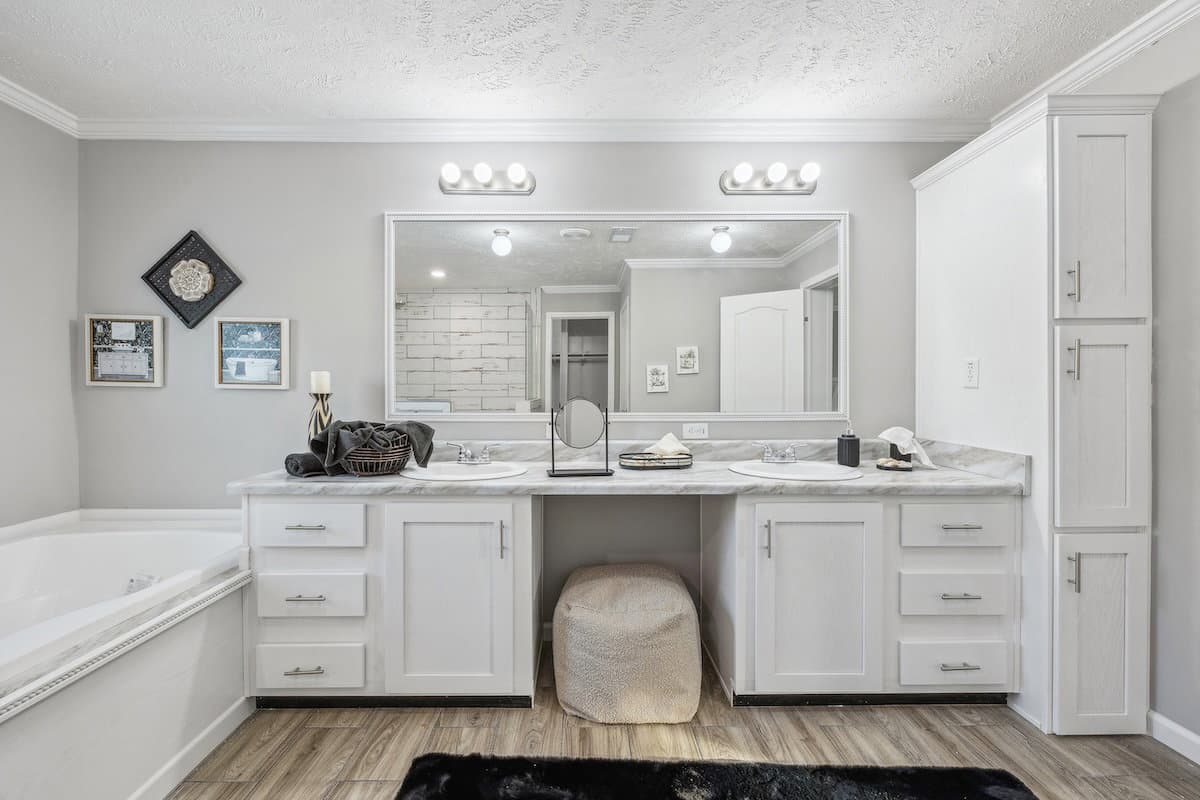 Birmingham bathroom home features