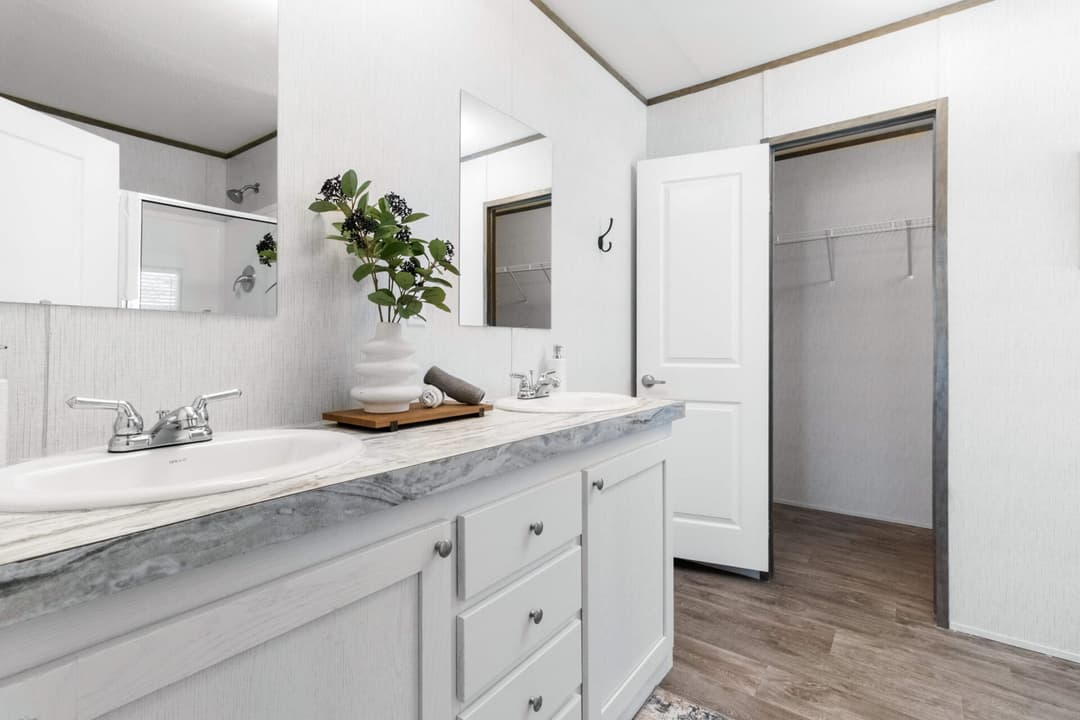 Panama bathroom home features