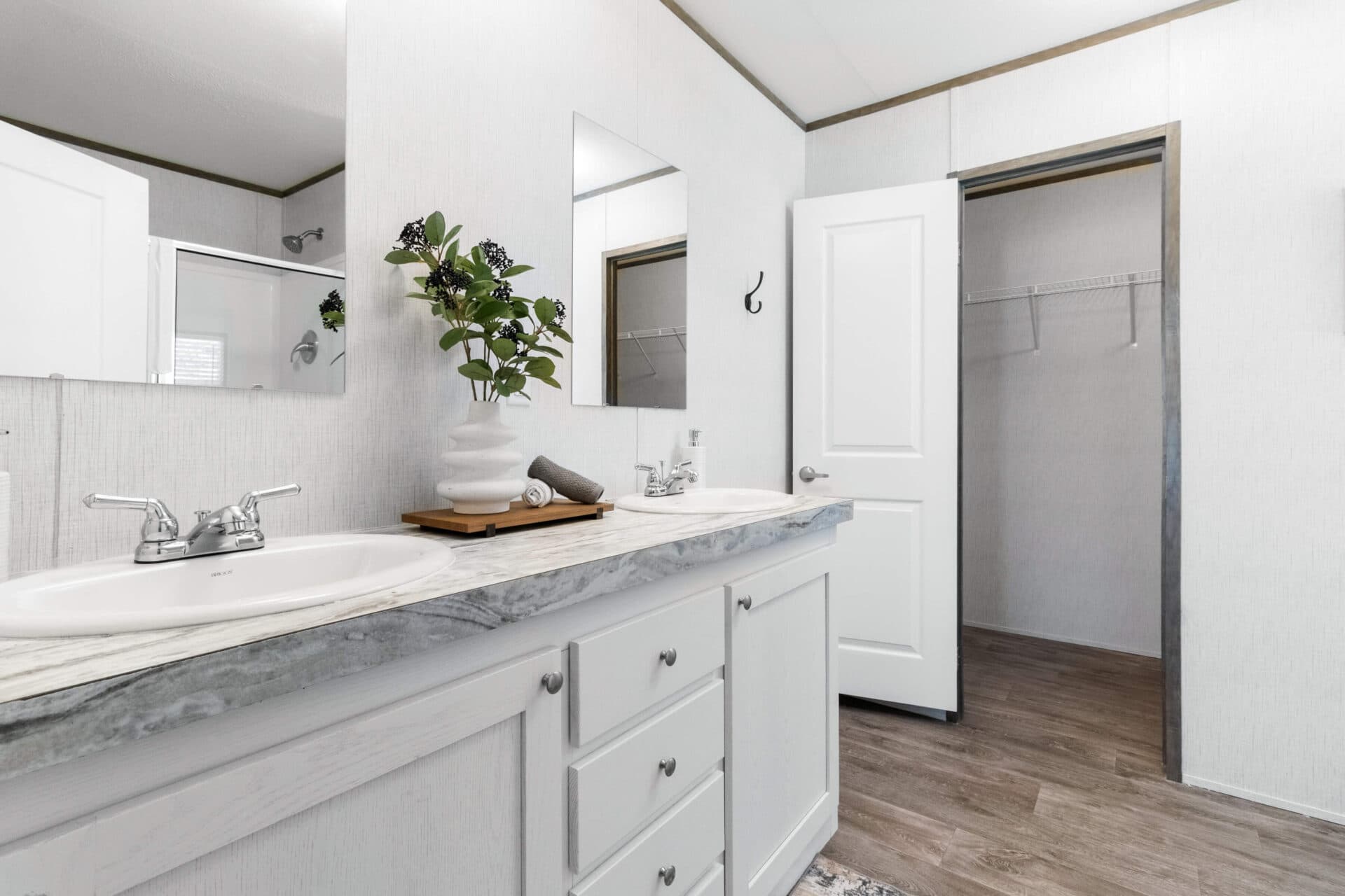 Panama bathroom home features