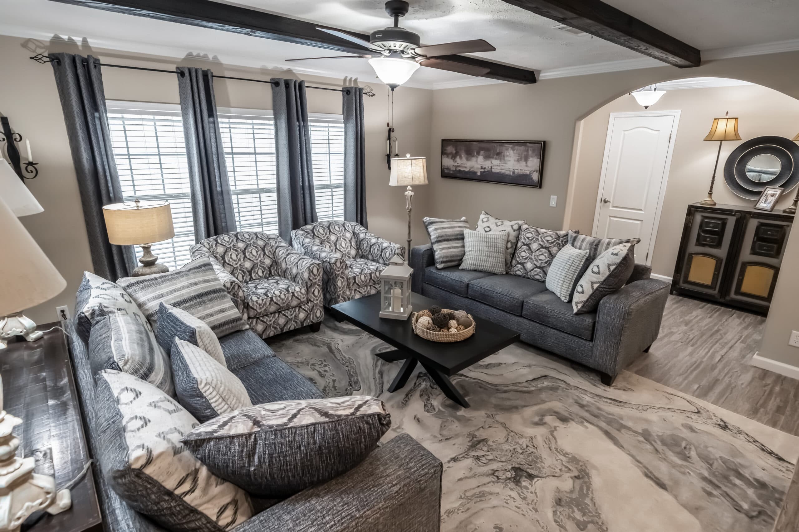 Kb-3248 interior home features