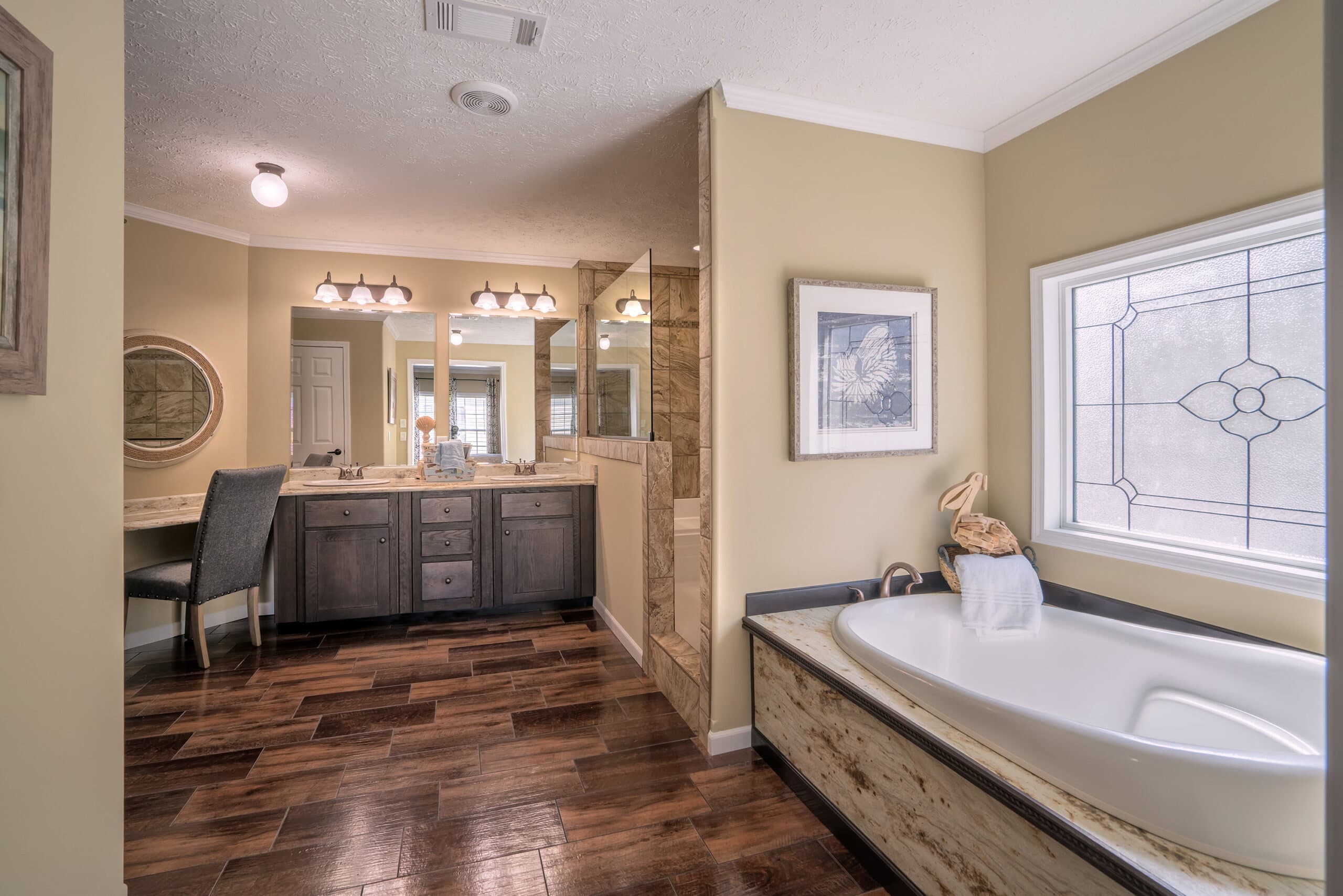 Kb-3238 bathroom home features