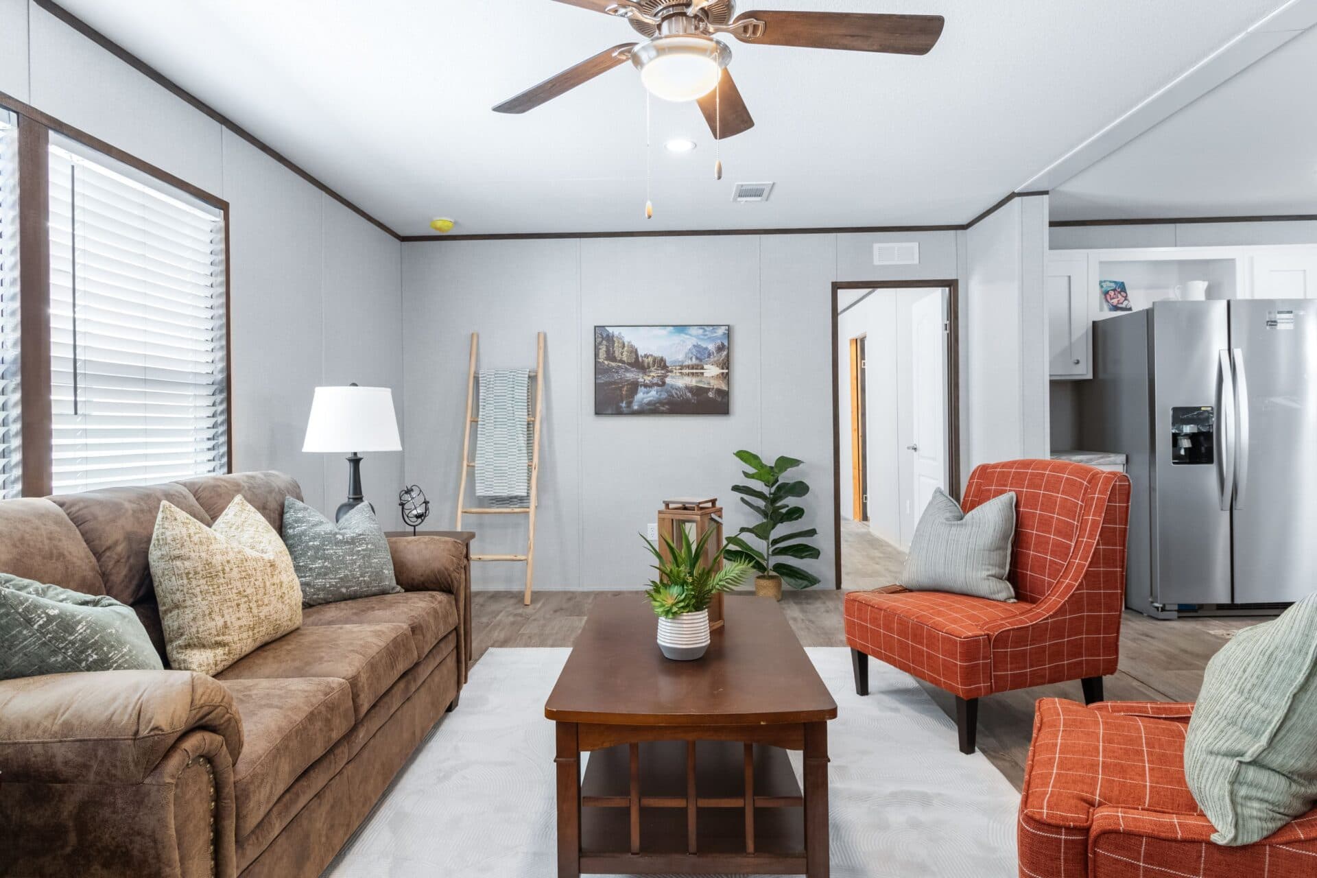 Rosewood interior home features