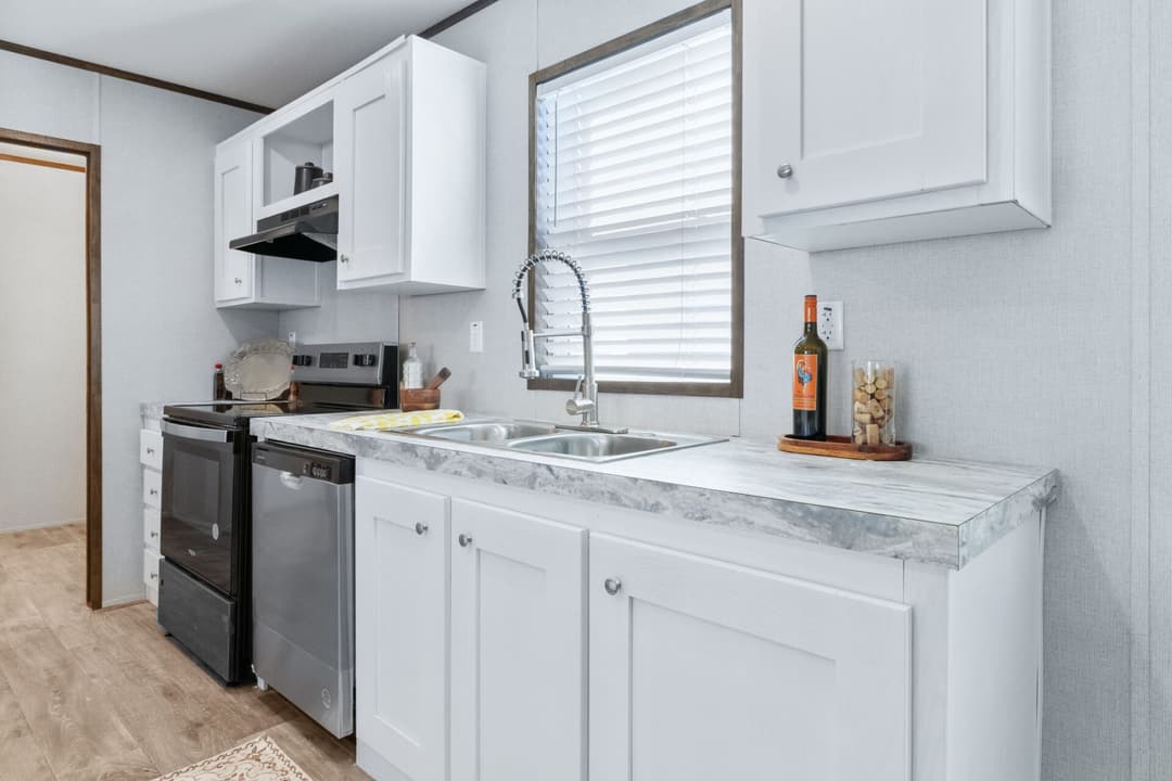 Rosewood kitchen home features