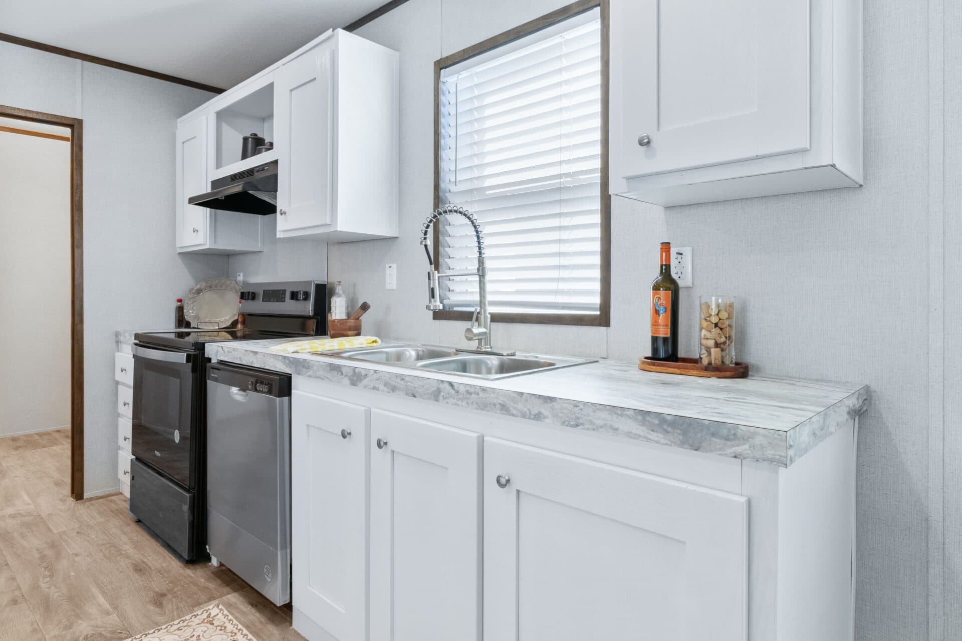 Rosewood kitchen home features