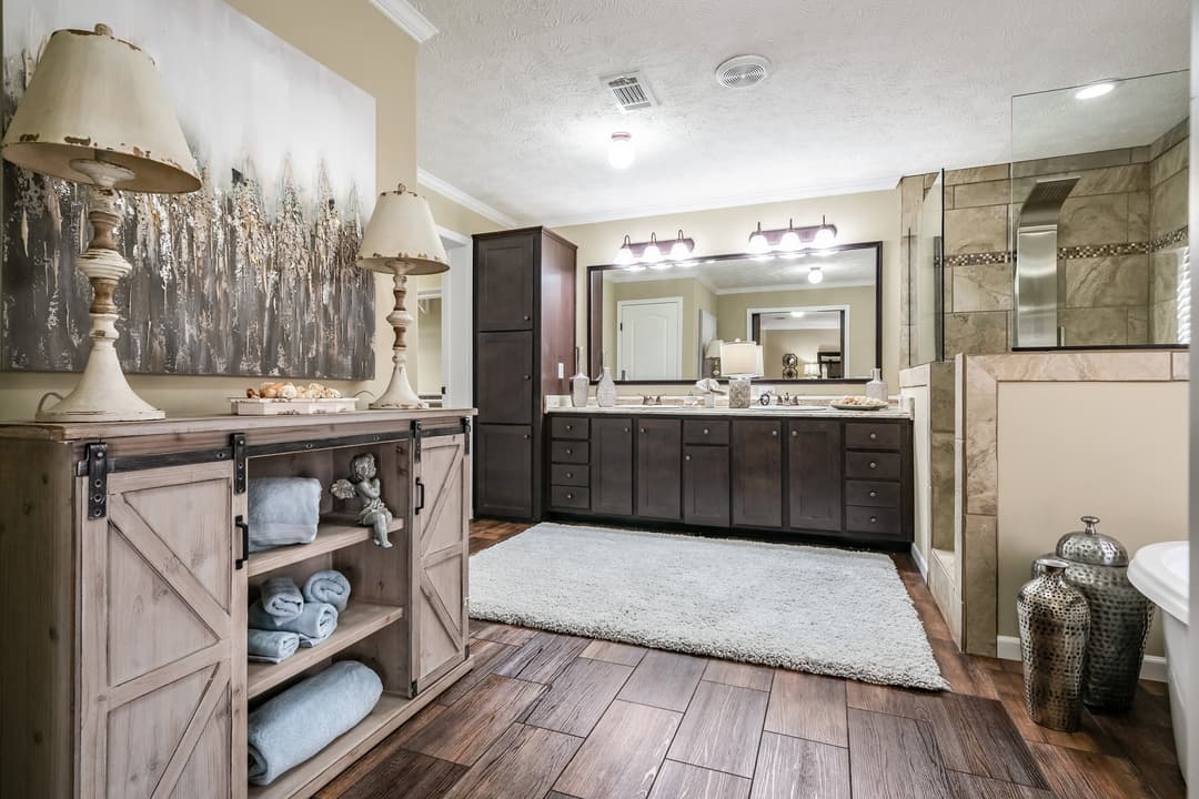 Kb-3244 interior home features