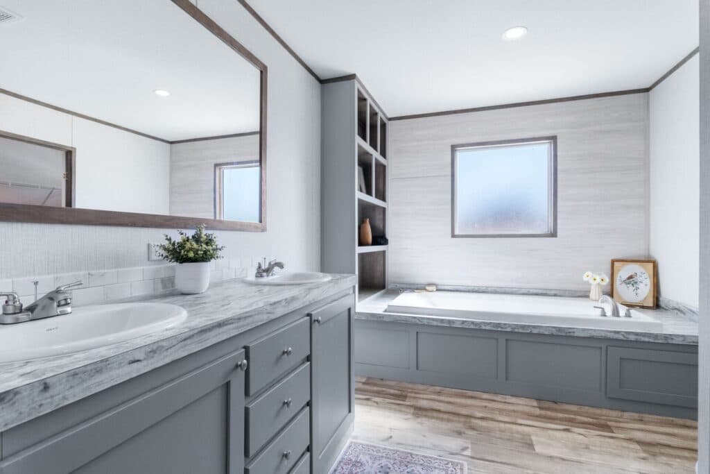 Hogan bathroom home features