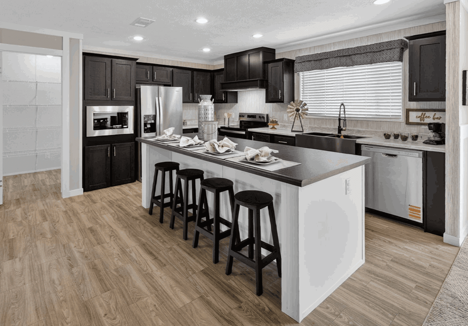 Md-65-32 brookstone kitchen home features