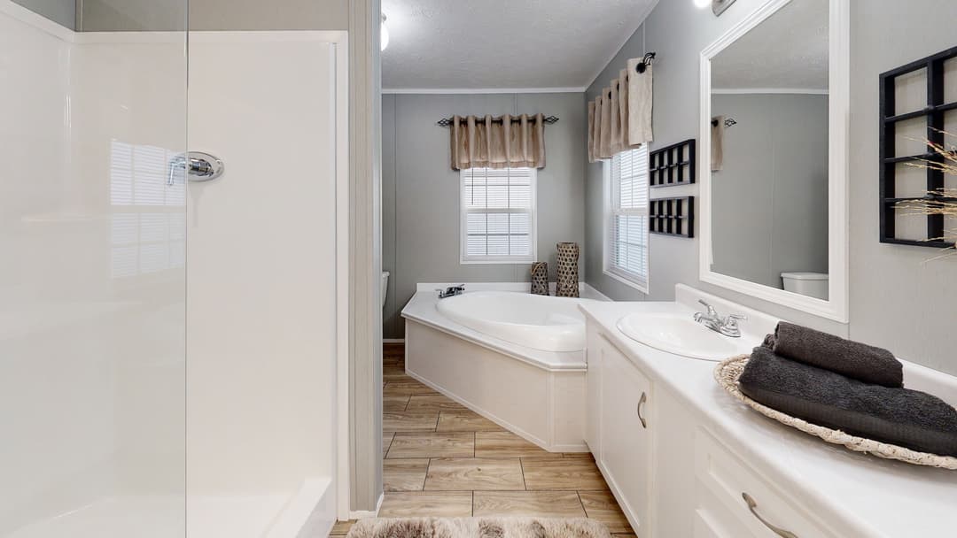 Md-50-32 bathroom home features