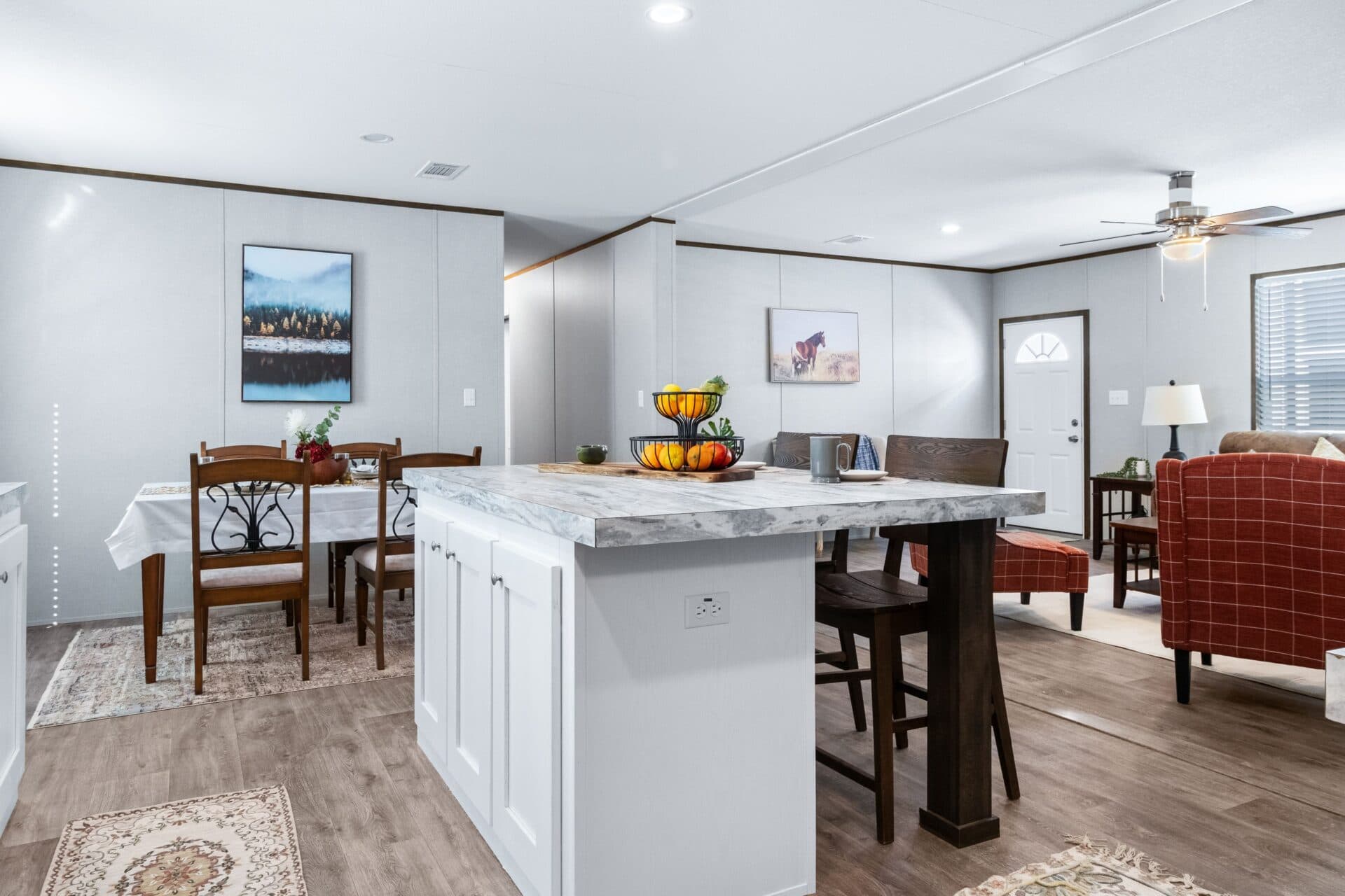 Rosewood kitchen home features