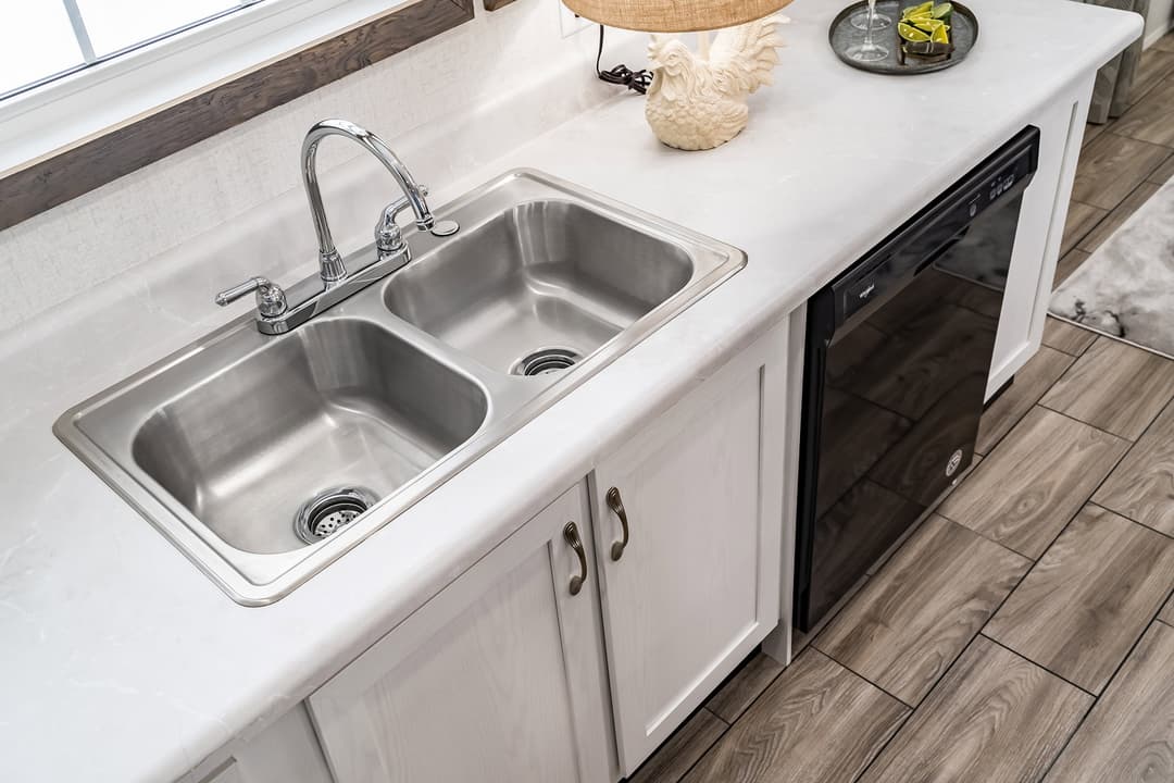 Md-40-32 kitchen home features