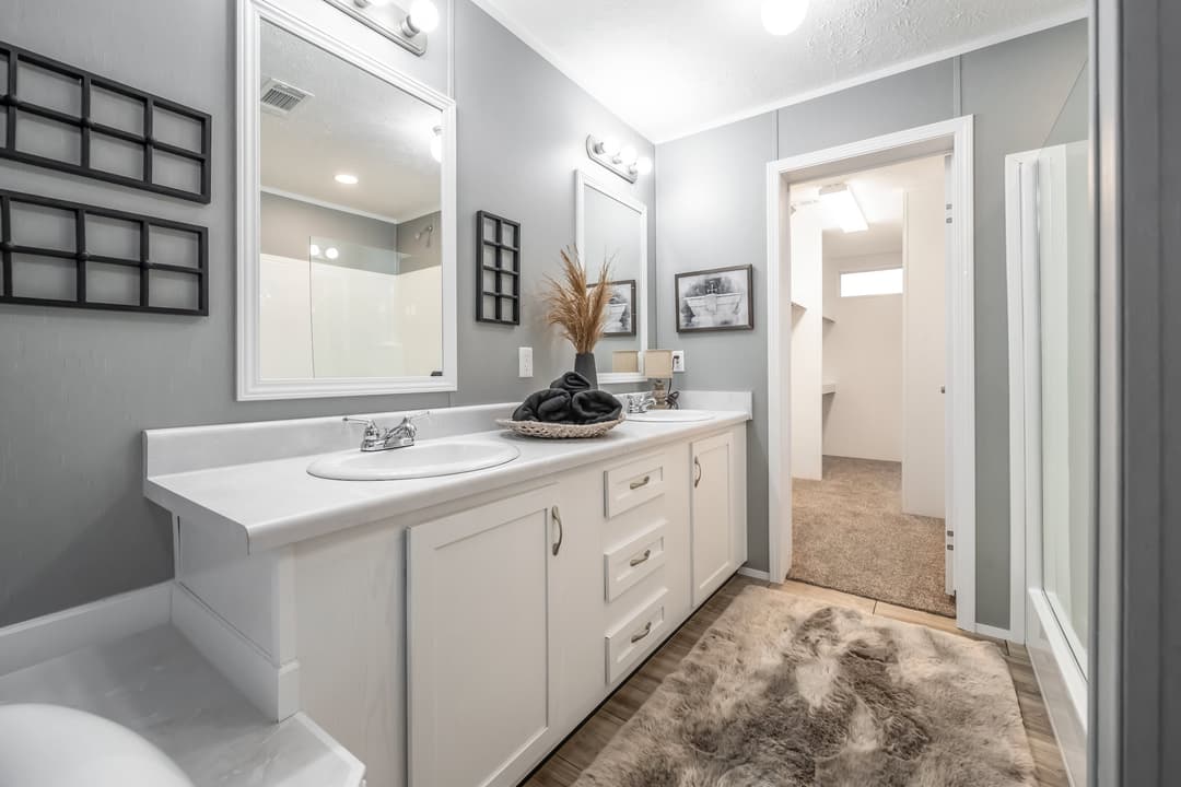 Md-50-32 bathroom home features
