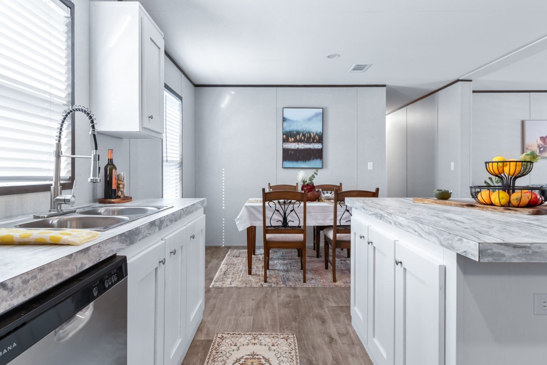 Rosewood kitchen home features