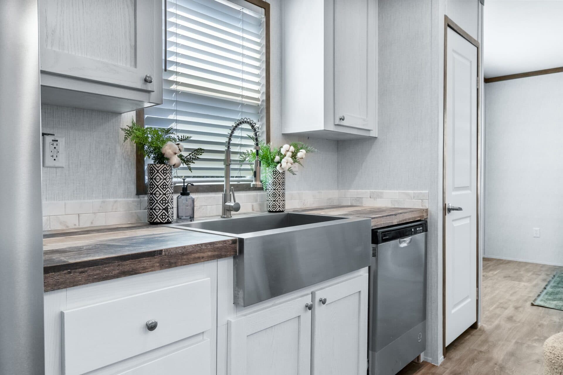 The eisenhower kitchen home features